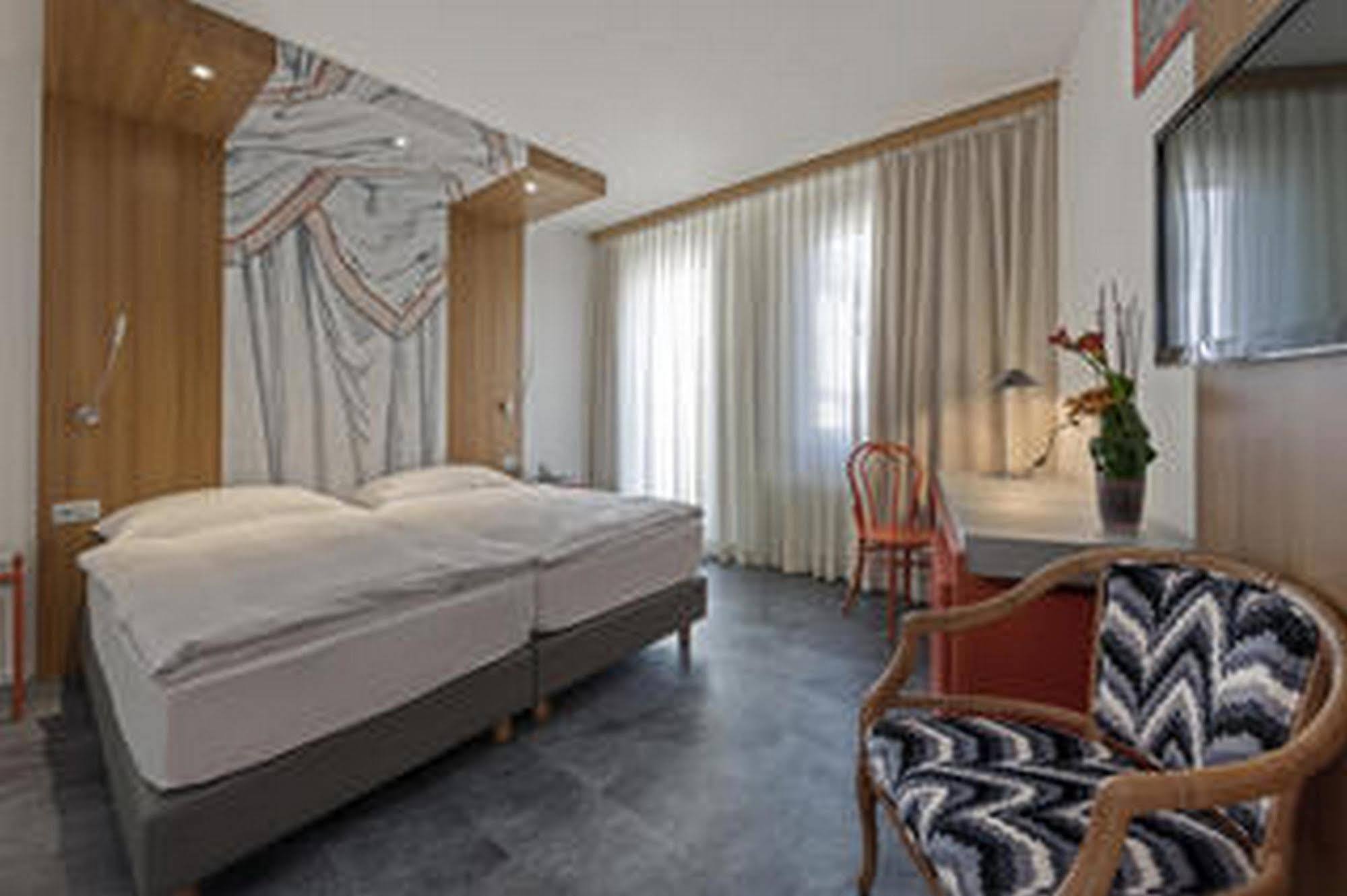 Albergo Carcani By Ketty & Tommy Ascona Exterior foto